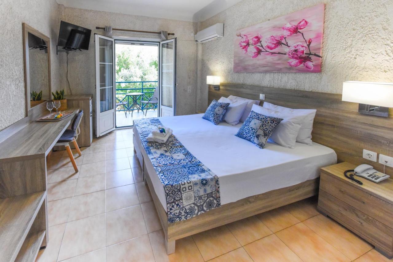 Paradise Hotel 2*