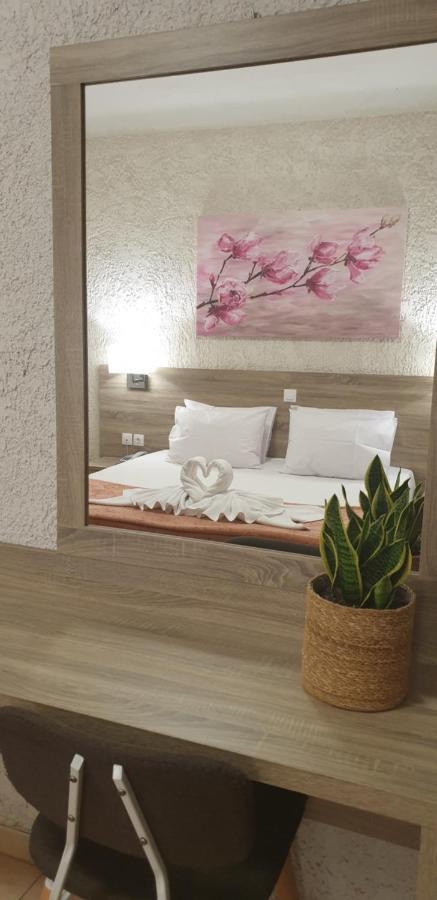 Paradise Hotel Samos Town