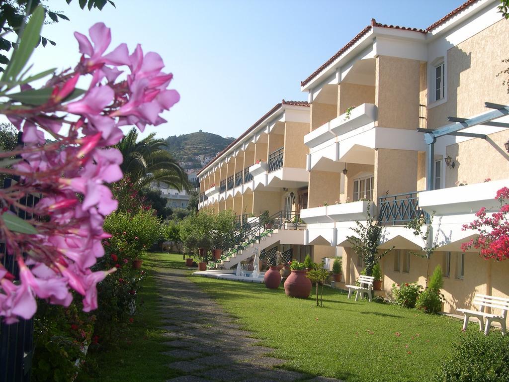 Paradise Hotel 2*