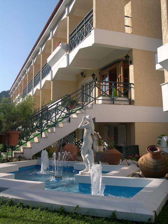 Paradise 2*