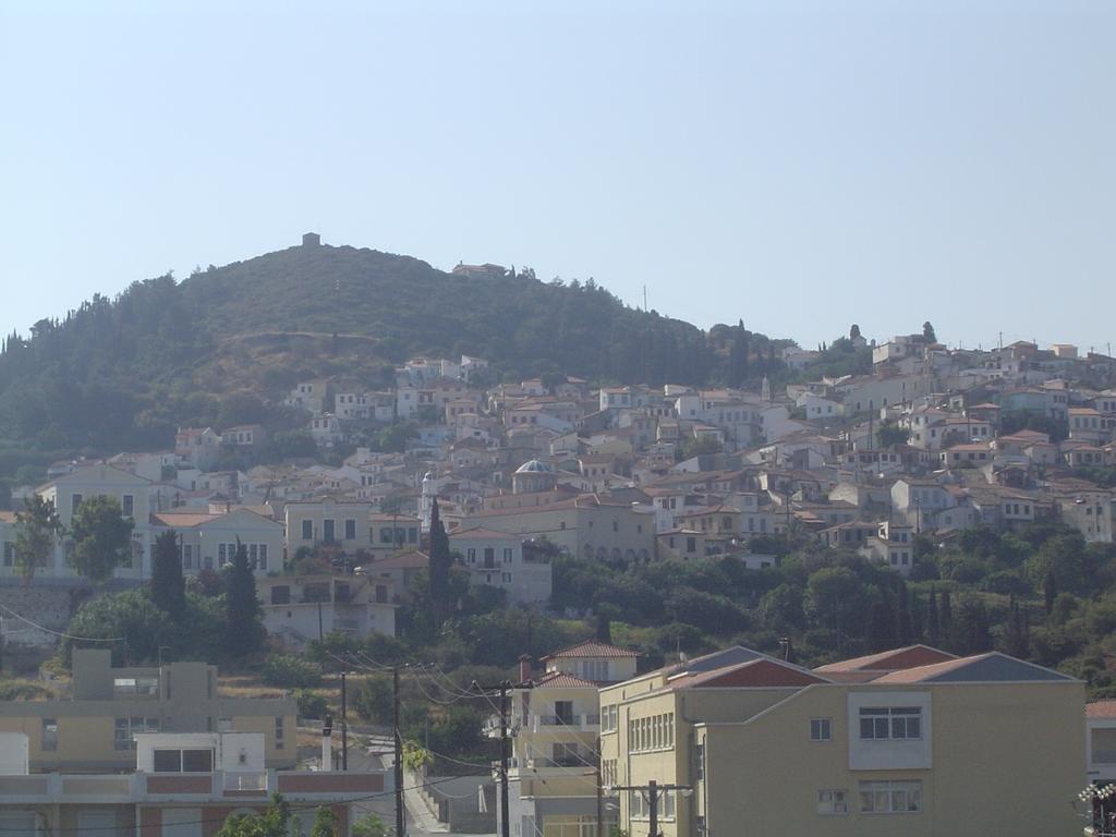 Ξενοδοχείο Paradise 2*