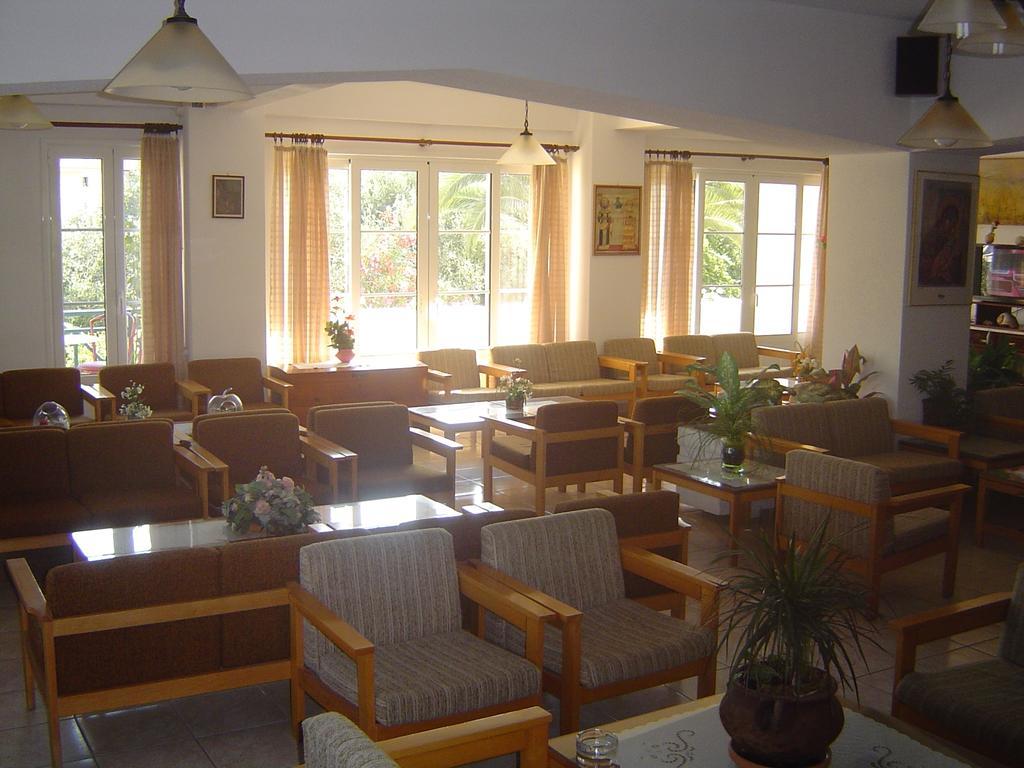 Paradise Ξενοδοχείο 2*