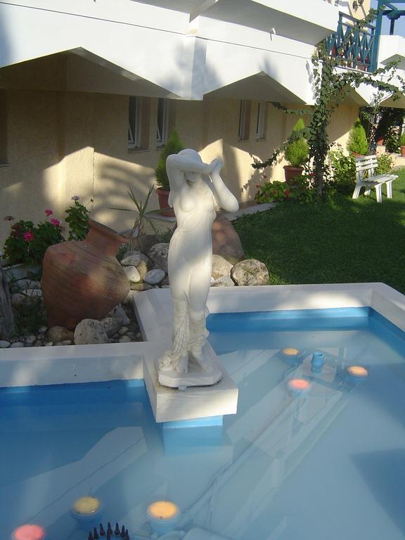 Paradise Ξενοδοχείο 2*